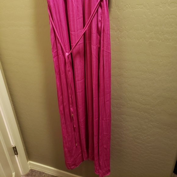 Women's clothing - Picture 3 of 3